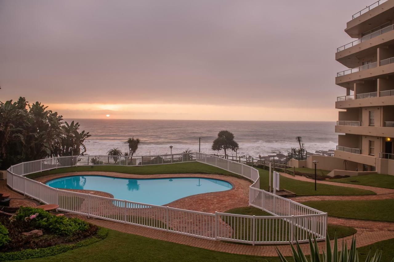 Sands Beach Breaks Luxury Beach Front Баллито Экстерьер фото